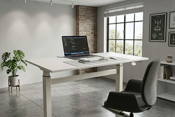 Tech Desk(Adjustable Manual Desk)